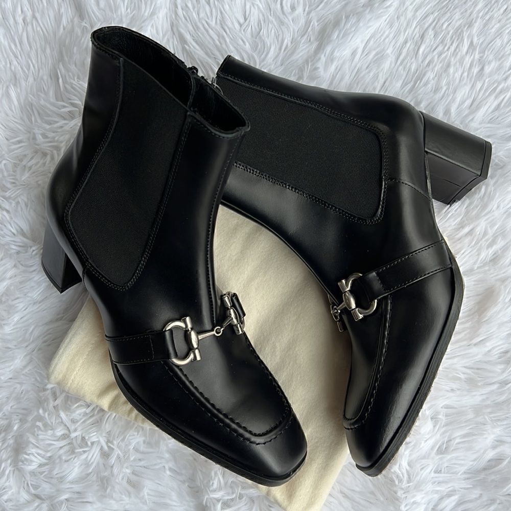 Renatta Jop Leather Ankle Boots with bit hardware size 7